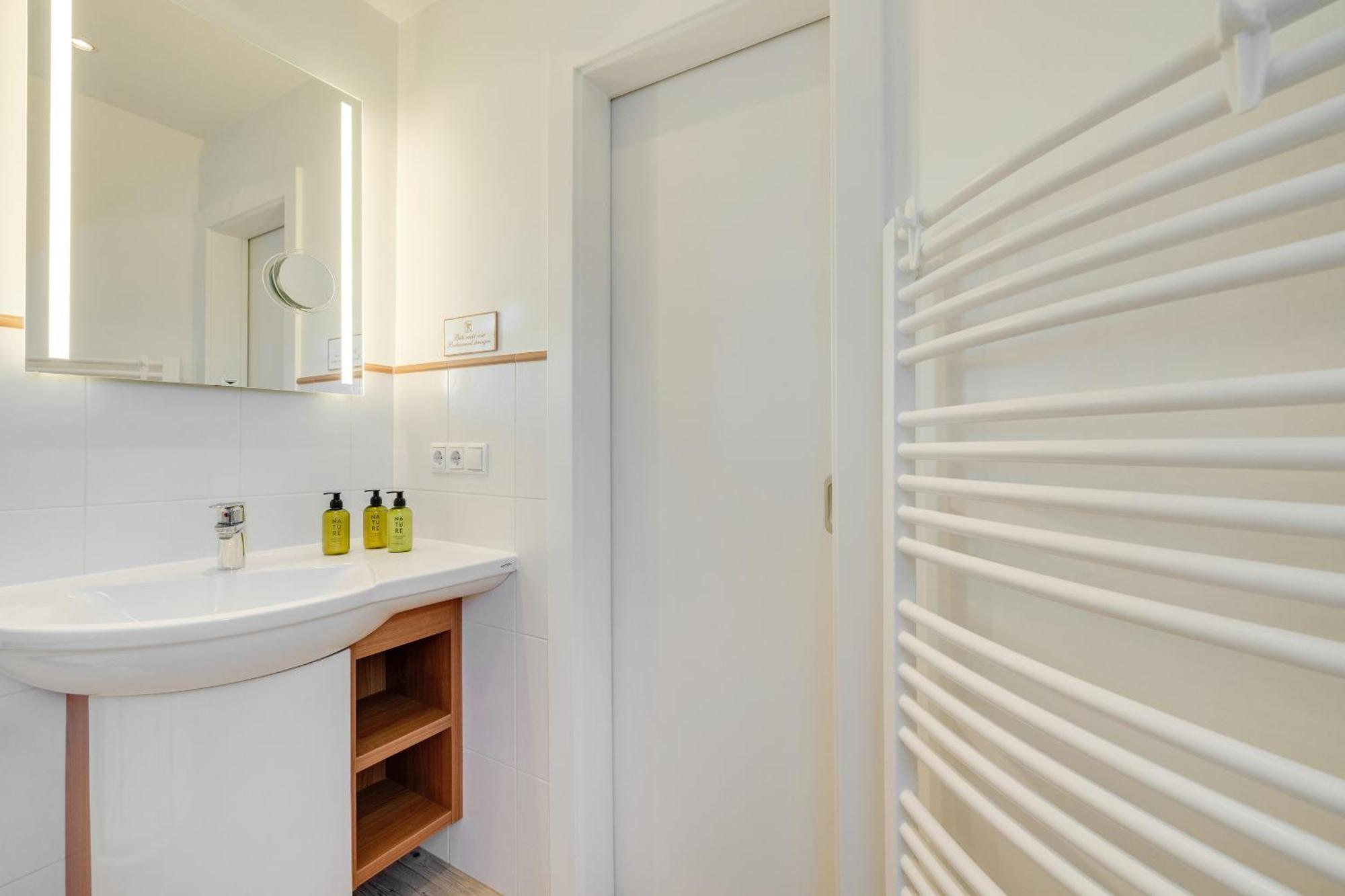 Mittelweg App. Five Apartment